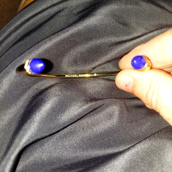 Michael Kors cuff bracelet - Picture 1 of 3